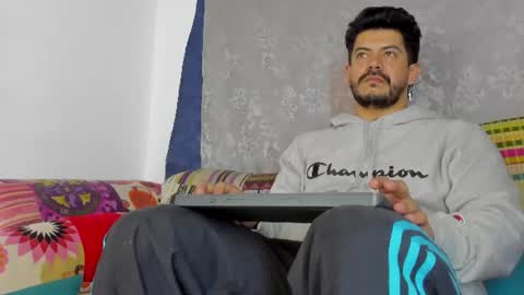 Andres online show from June 9, 9:36 pm