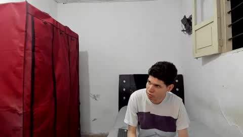 andrew_2811 online show from May 24, 12:40 am