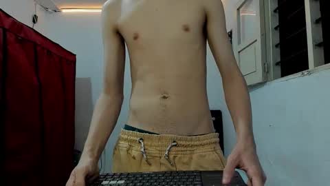 andrew_2811 online show from February 7, 11:19 pm