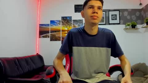 andrew_2811 online show from October 5, 6:22 am