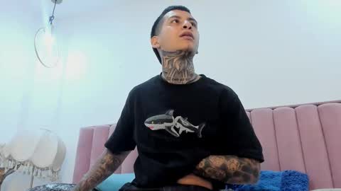 andrew_sanders69 online show from January 6, 7:51 pm