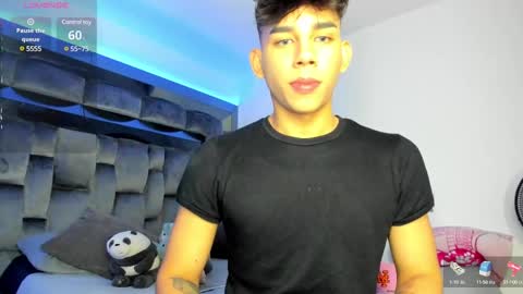 Snapshot of andrew_twink18 chatting on February 27, 2:57 am Andrew M. online show from February 27, 2:57 am