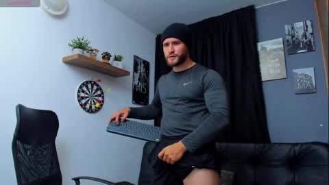 Andrew Diaz online show from February 18, 3:31 am