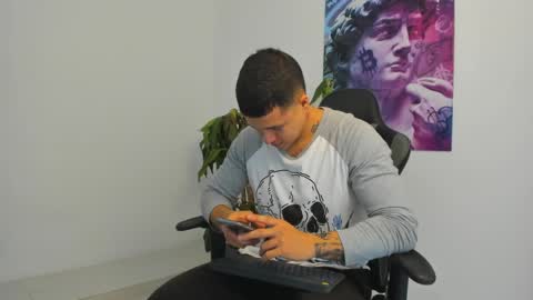 andrewmaterazzi online show from February 3, 9:29 pm