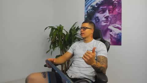 andrewmaterazzi online show from February 20, 2:40 am