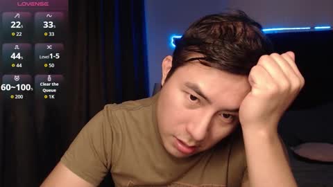 andrewmhilton_ online show from December 2, 6:22 am