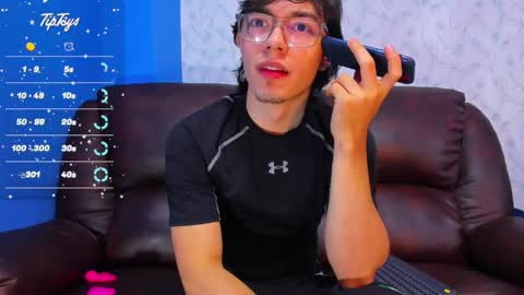 AndreW White online show from March 7, 3:39 pm