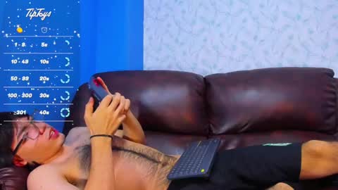 AndreW White online show from March 7, 6:43 pm