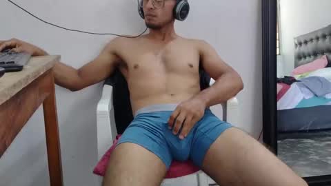 Snapshot of andru_sex1 chatting on February 3, 4:10 pm Andru online show from February 3, 4:10 pm