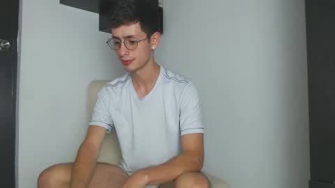 andy_collins__ online show from January 14, 3:14 am