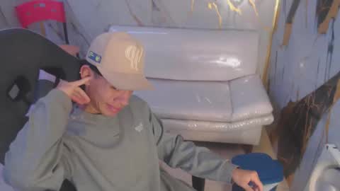 andy_dan1 online show from October 18, 2:43 pm