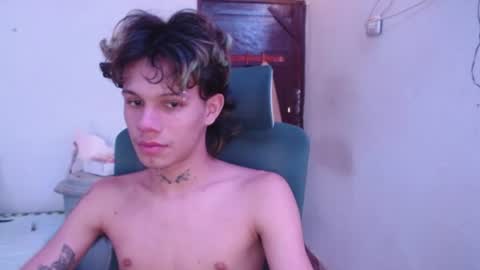 andy_dan1 online show from June 13, 6:02 am