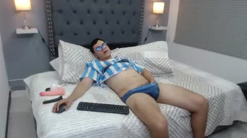 ANDY ESTEVEZ online show from July 2, 8:36 pm
