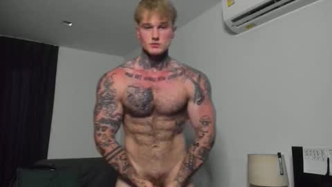 Snapshot of andy_hunk chatting on October 16, 1:38 am Andrew online show from October 16, 1:38 am