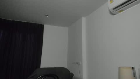 Snapshot of andy_hunk chatting on October 1, 1:27 am Andrew online show from October 1, 1:27 am