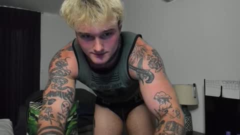 Snapshot of andy_hunk chatting on September 21, 5:22 am Andrew online show from September 21, 5:22 am