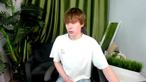 Mandy and Andy online show from June 24, 8:38 pm