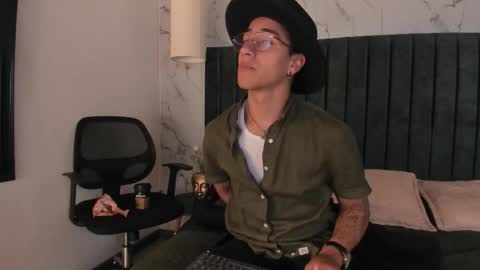 Andy Joy  online show from October 13, 11:56 am