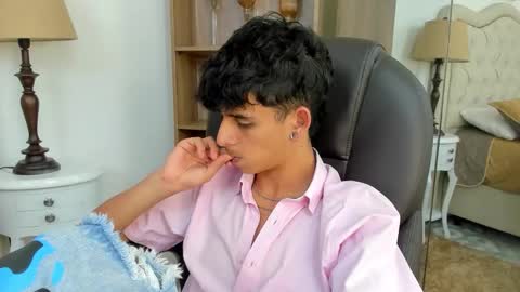 andyxibrat online show from June 5, 8:03 pm