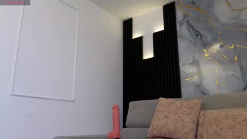 Anell online show from January 18, 7:17 am