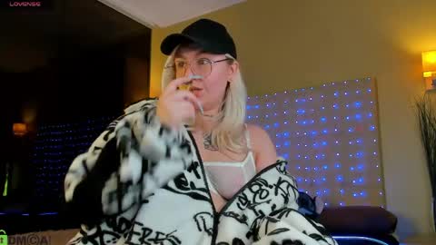 Anet Dream online show from April 18, 7:07 pm