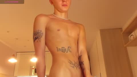 angel_andreww online show from December 3, 3:28 pm