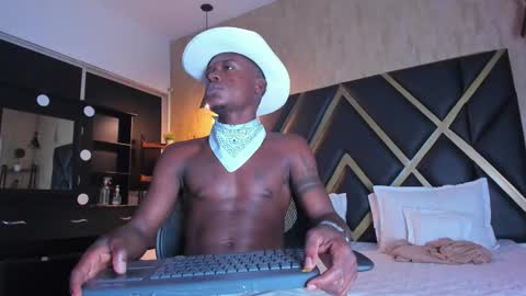 Snapshot of angel_bllack chatting on October 1, 3:38 am angel bllack online show from October 1, 3:38 am