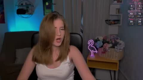 angel_hip online show from July 28, 4:51 pm