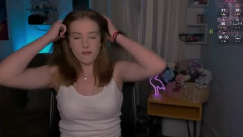 angel_hip online show from July 28, 3:21 pm
