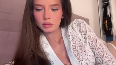 isia online show from April 5, 10:40 pm