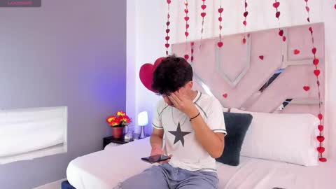 Angel online show from February 25, 7:06 pm