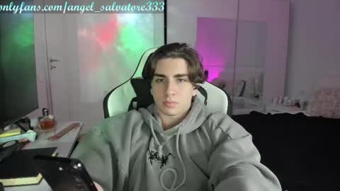 Angel online show from December 5, 7:44 pm