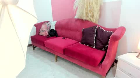 angel_velvet_ online show from October 16, 12:27 pm