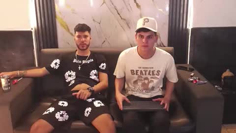 angel_villareal_ online show from March 16, 5:44 am