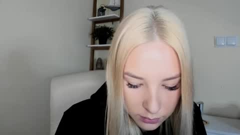 Angela online show from February 6, 7:12 am