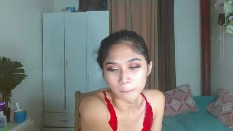 Snapshot of angela_mccollins chatting on February 16, 1:25 am angela online show from February 16, 1:25 am