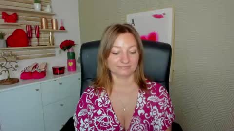 Angela online show from July 28, 11:17 am