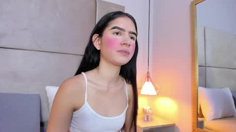 angelag_ online show from November 25, 8:18 pm