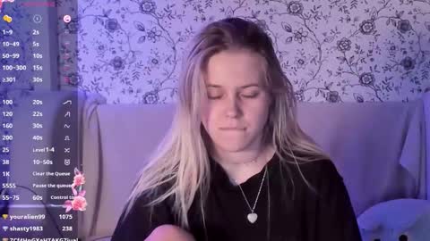 Darsi Anty online show from December 15, 8:05 pm