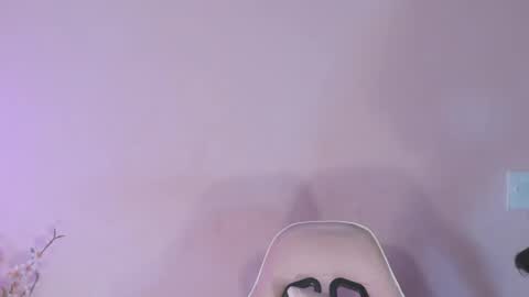 Carolina online show from February 28, 1:26 am