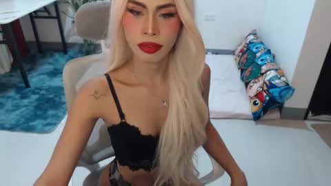 DIVINE ANGEL online show from February 15, 9:08 am