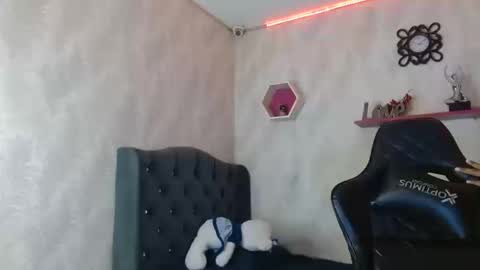 Snapshot of angelica_sexy1 chatting on October 17, 9:52 pm angelica_sexy1 online show from October 17, 9:52 pm