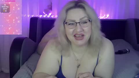 AngelinaGlam online show from April 7, 5:26 pm