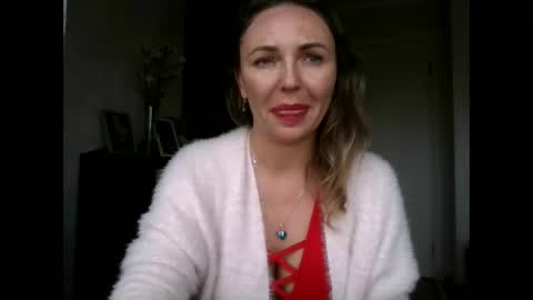 angelinalove28 online show from October 11, 10:31 am