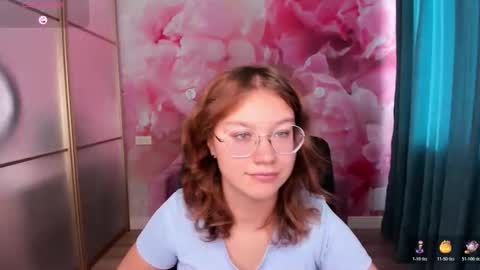 AngelinaLow online show from October 26, 6:58 am