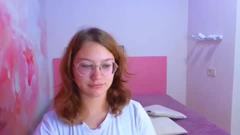 AngelinaLow online show from November 12, 12:40 pm