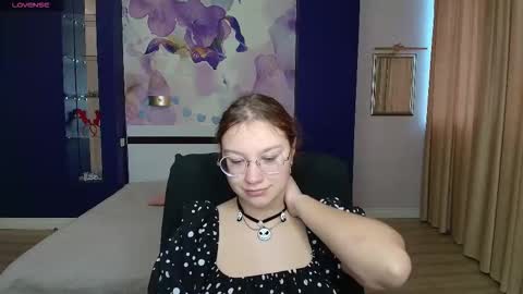 AngelinaLow online show from October 7, 11:39 am