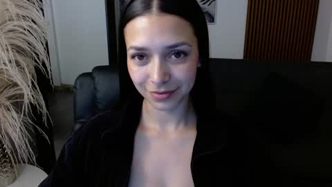 angeline_davies online show from February 18, 4:03 pm