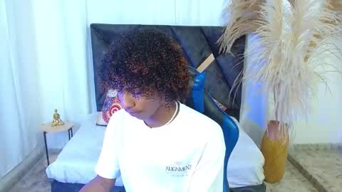 Angel online show from February 10, 8:45 pm