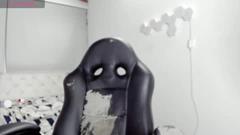 Im Angel  online show from December 28, 6:17 am